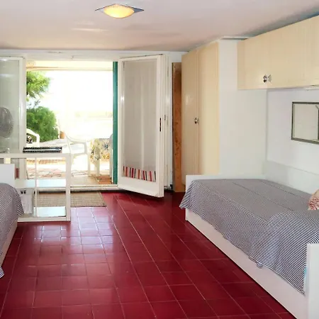 Marina Di Capo Nero 205s Ospedaletti
